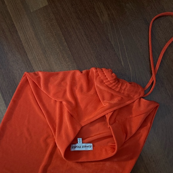 New without tags Almost Famous Vibrant Orange Backless Dress - Picture 4 of 5